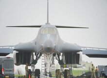 ادعای آکسیوس: آمریکا از بمب‌افکن B-1 علیه ایران استفاده کرد؛ ترامپ تهران را تهدید به حمله کرد/ هرمز، باب‌المندب و دریای سرخ در آستانه بحرانی تازه