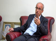 نماینده کلیمیان در مجلس: نمایندگان اقلیت قصد تشکیل فراکسیون اقلیت‌ها را ندارند/ قدرت رئیس مجلس را در حد آئین‌نامه داخلی مجلس قبول دارم، نه بیشتر