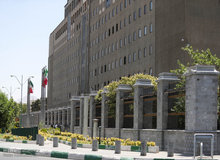 تجمع برخی از سهامداران بورس مقابل مجلس/ تصاویر
