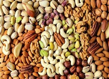 جهش قیمت دلار، به‌ویژه در محصولاتی مانند پسته، عامل اصلی افزایش قیمت آجیل بوده / حداکثر قیمت آجیل شیرین شب یلدا یک میلیون و ۳۰۰ هزار تومان است
