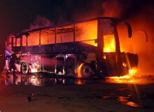 آغاز شناسایی اجساد حادثه تصادف اتوبوس نطنز
