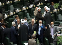کنایه فعال سیاسی اصلاح طلب به نمایندگان: نماینده انقلابی باید جنوب شهر زندگی کند نه اینکه بگوید ۲۰۰ میلیون برای اجاره کم است