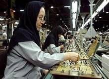 سنگینی بار خشونت اقتصادی بر دوش زنان
