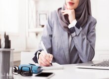 استخدام منشی مدیرعامل؛ فقط «خانم مجرد» با روابط عمومی بالا!
