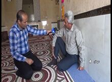 فیلم / ماجرای عجیب ، مردی در سروستان  که ۳۰ سال توسط مارهای مختلف هر روز گزیده شده!