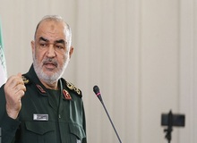 فرمانده کل سپاه: دشمن می‌خواهد نور خدا که جلوه گر در رخسار انقلاب اسلامی شده را خاموش کند/استخوان های دشمن را خرد کرده ایم