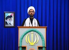 امام جمعه بوشهر: به فضل الهی کاخ سفید را بر سر ساکنان آن ویران خواهیم کرد/عاملان ترور رهبری مجازات می شوند