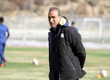جنگ قهرمانی بین پرسپولیس و استقلال است؛ دلالی در فوتبال ما حرف اول را می‌زند!