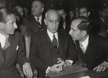  نشستن مصدق روی «صندلی نمایندگان انگلیسی» در دادگاه لاهه واقعیت دارد؟