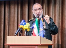 سردار سلامی: اگر به دشمن حتی میل خفیفی داشته باشیم آتش ما را احاطه می کند 