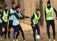 چپاروف تا 15 بهمن منتظر استقلال می‌ماند
