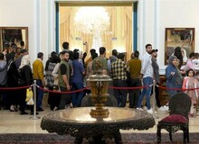 ارگان رسانه ای نزدیک به محفل امنیتی خواستار برخورد با زنان در سعدآباد شد؛ رضا شاه راحت بخواب ضرغامی بیداره!