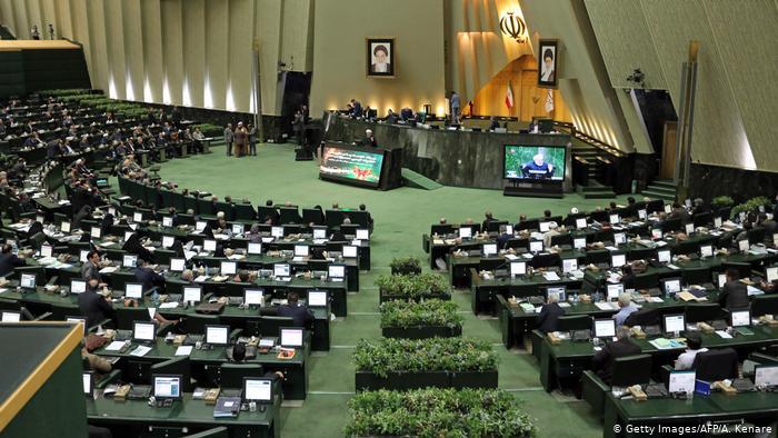سلیمی: امضا کردن استیضاح و پس گرفتن آن بوی بده بستان‌های متعفن می‌دهد/ دم از دموکراسی می‌زنیم، ولی به آن عمل نمی‌کنیم