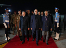 غریب آبادی، اسماعیل بقایی، علی باقری، محمود نبویان، ابوالفضل عمویی، دستیار رئیس مجلس و مهدی محمدی مشاور قالیباف از اعضای هیئت ایرانی در اسلام آباد هستند