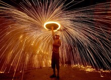 صداوسیما با نفی چهارشنبه‌سوری، موضوع را داغ‌تر نکند/ آیین سنتی را نباید امنیتی‌ کنیم
