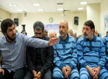 پخش زنده دادگاه متهمان بانک سرمایه /دادگاه داماد شریعتمداری و احسان دلاویز را به صورت زنده ببینید
