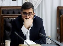 تصاویر متفاوت از پزشکیان و قالیباف در مراسم ترحیم همسر و فرزندان سقاب اصفهانی/ سلفی با روسای دو قوه
