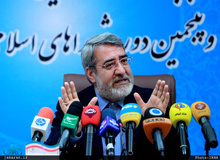 وزیر کشور: در ساوجبلاغ ویلا نداشتم که تخریب کنند!