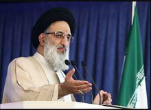 امام جمعه کرج: آقای پزشکیان ذوب در ولایت هستند و منویات رهبری را دنبال می کنند