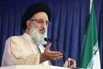 امام جمعه کرج: برخی با وجود وقوع جنگ چشم به مذاکره دارند؛ دیگر نباید از مذاکره سخنان گفته شود