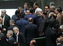 کامران: سوال از رئیس‌جمهور محل کاسبی است/ هاشم‌زایی: فقط خدا زورش به پشت‌پرده موسسات مالی می‌رسد
