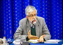 حدادعادل: کسانی که موافق مذاکره هستند، مثل رهبری استدلال کنند