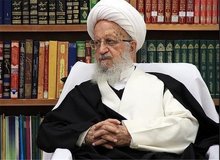  آیت الله مکارم شیرازی: اصرار است که قم را فاسد کنند / حوادث قم، خارج از کشور رهبری می شود