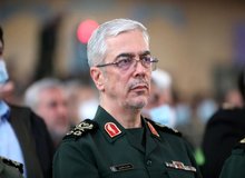 سرلشکر باقری: در صورت دست‌اندازی به خاک ایران باید هزینه‌های گزافی را متحمل بشوند/ ارتش توانمندی مقابله با ریزپرنده‌های دشمن احتمالی را دارد
