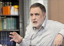 ناصر ایمانی: فشارهای اقتصادی حاصل برجام روحانی است/ دولت روحانی انتظارات عمومی مردم را بالا برد
