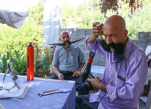 زندگی دو پسرعمو با سبیل ۸۰ سانتی!+ تصاویر
