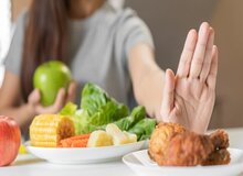 کمبود کدام ویتامین سبب بی‌میلی به غذا می‌شود؟