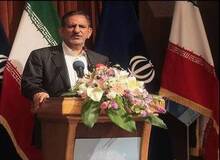 جهانگیری: قطار توسعه کشور در مسیر صحیحی قرار گرفته است/ کسانی که فکر می کنند با بودجه دولت توسعه در کشور رخ می دهد باید این پنبه را از گوش خود بیرون آورند
