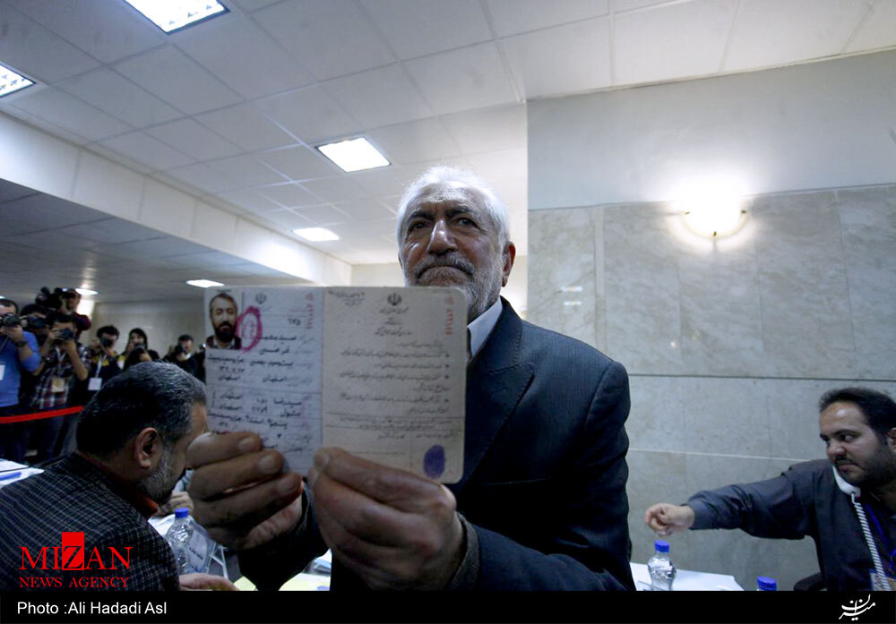 شعار انتخاباتی «سیدمحمد غرضی» مشخص شد/ رئیس جمهور شدن یک نظامی اصل جمهوریت را خدشه دار می کند