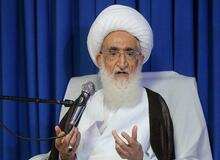  آیت‌الله نوری‌همدانی: اگر کسی بخواهد تفاوتی میان سپاه و ارتش قائل شود یا "جاهل" است یا "دشمن"