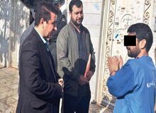 دادگاه مردی که خواهرش را با ۲۵ ضربه چاقو به قتل رسانده بود برگزار شد/ گفت و گو با متهم