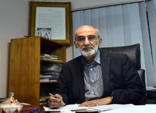 حسین شریعتمداری خطاب به آیت الله شبیری زنجانی: به دلیل اشتغالات علمی، از هویت افرادی که با آنها ملاقات داشتید مطلع نبودید!