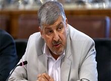 فعال سیاسی اصولگرا : باید هماهنگی اقتصادی دولت به محسن رضایی سپرده می‌شد / او را بین چند اتاق محصور کرده‌اند و اختیاری ندارد